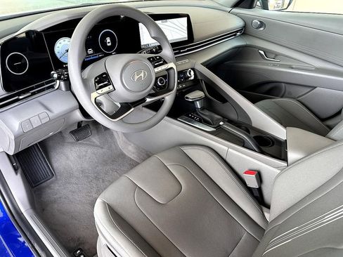 Used 2024 Hyundai Elantra SEL image 14