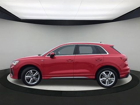 Certified 2023 Audi Q3 2.0T Premium Plus image 4