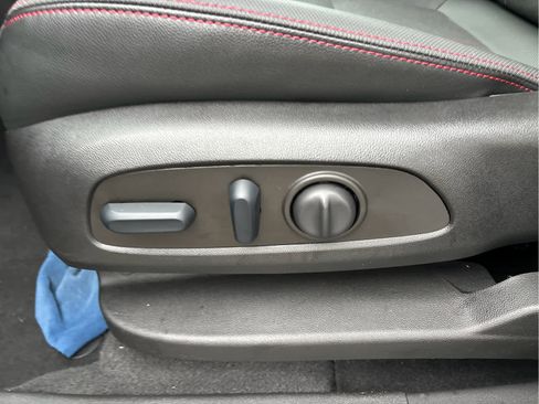 Certified 2022 Chevrolet Equinox RS w/ LPO, Floor Liner Package image 9