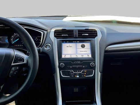 Used 2019 Ford Fusion SE AWD/4WD image 6