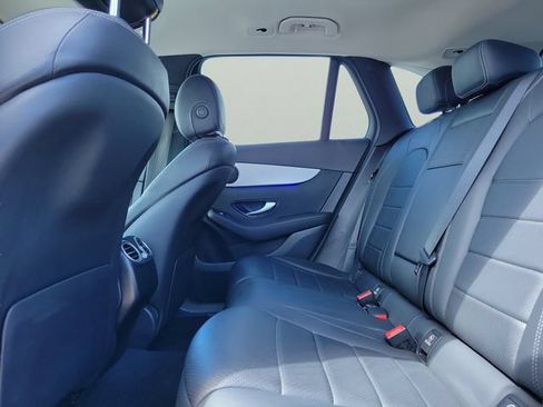 Used 2022 Mercedes-Benz GLC 300 w/ Premium Package Lite image 11