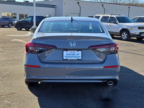 Used 2025 Honda Civic Sport image 6