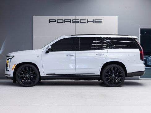 Used 2026 Cadillac Escalade Platinum Sport AWD/4WD image 2