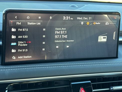 Used 2025 Genesis G70 2.5T w/ Sport Prestige Package image 28