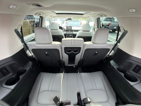 Used 2025 Honda Pilot Elite image 36