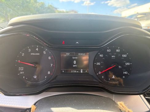 Used 2025 Chevrolet Trax LS FWD image 1