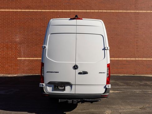 Used 2025 Mercedes-Benz Sprinter 2500 image 21