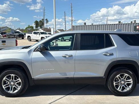 Used 2025 GMC Terrain Elevation FWD image 2