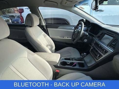Used 2016 Hyundai Sonata SE image 2
