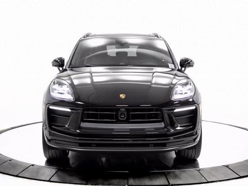 Certified 2025 Porsche Macan image 10