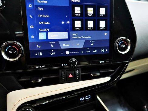 Used 2024 Lexus NX 250 FWD image 14