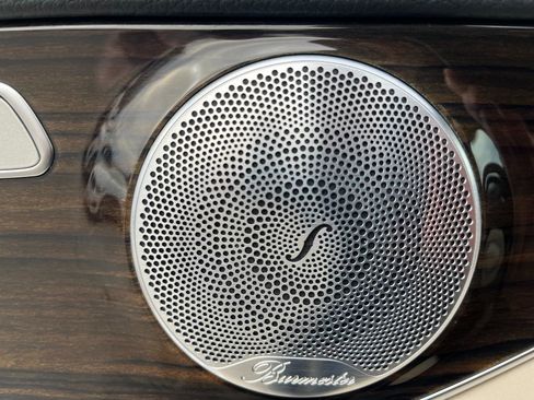 Used 2019 Mercedes-Benz GLC 300 4MATIC w/ Premium Package image 24