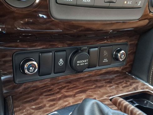 Used 2017 Nissan Armada Platinum w/ Captain Seat Package AWD/4WD image 13