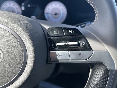 Used 2025 Hyundai Elantra SEL image 19