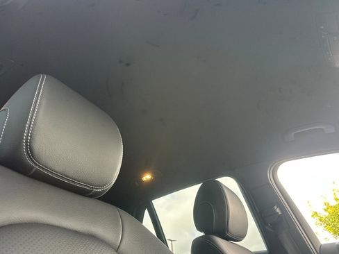 Certified 2022 Mercedes-Benz GLC 300 w/ Premium Package Lite image 17