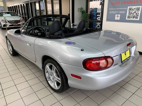 Used 2004 MAZDA MX-5 Miata LS RWD image 8