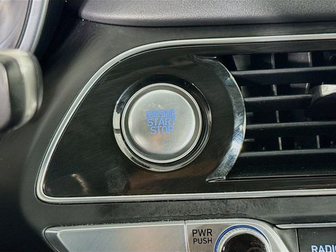 Used 2019 Genesis G70 2.0T Advanced w/ Elite Package image 20