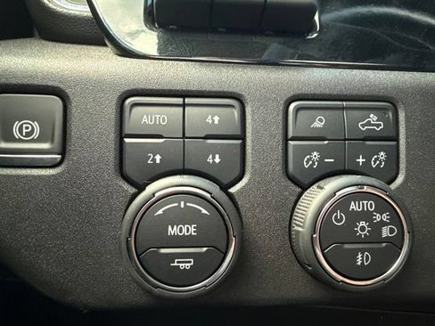 Used 2024 Chevrolet Silverado 2500 High Country w/ High Country Premium Package AWD/4WD image 24