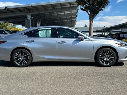 Certified 2022 Lexus ES 300h w/ Premium Package