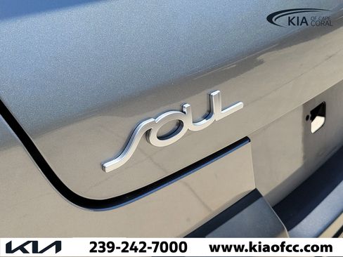 Used 2022 Kia Soul LX w/ Technology Package FWD image 10