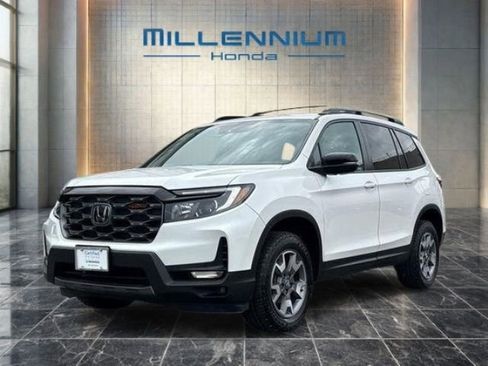 Certified 2023 Honda Passport TrailSport image 1