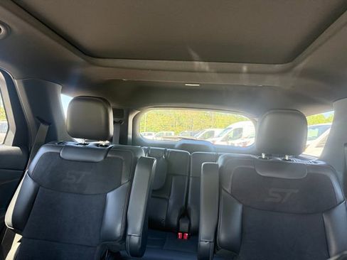 Used 2025 Ford Explorer ST w/ Sun And Sound Package AWD/4WD image 12