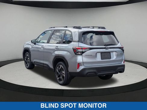 Used 2025 Subaru Forester Premium AWD/4WD image 6
