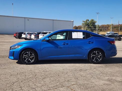 Used 2024 Nissan Sentra SV image 4