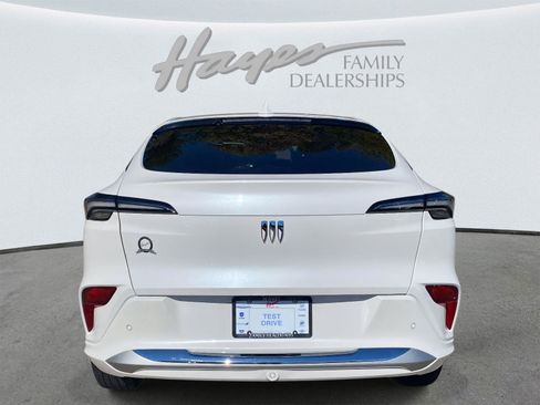 Used 2025 Buick Envista Avenir image 42