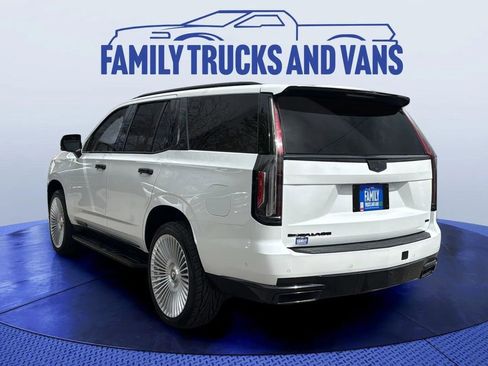 Used 2023 Cadillac Escalade Premium Luxury w/ Performance Package AWD/4WD image 3