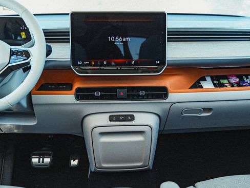 New 2025 Volkswagen ID. Buzz 1st Edition image 15