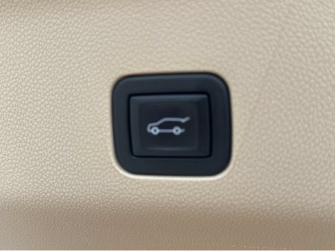 Certified 2024 Cadillac Escalade Premium Luxury RWD image 9