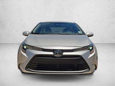 Used 2023 Toyota Corolla LE FWD image 2