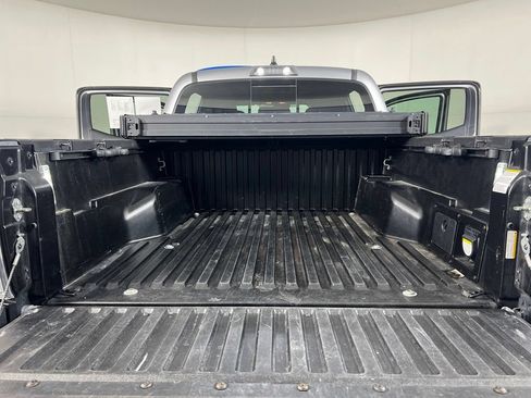 Used 2020 Toyota Tacoma TRD Sport w/ TRD Premium Sport Package AWD/4WD image 14