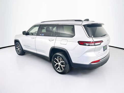 Used 2023 Jeep Grand Cherokee L Limited AWD/4WD image 5