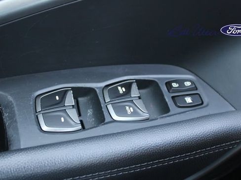 Used 2017 Hyundai Santa Fe Limited FWD image 24