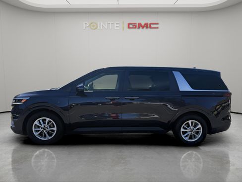 Used 2024 Kia Carnival LX FWD image 6