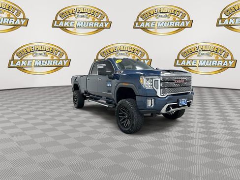 Used 2021 GMC Sierra 3500 Denali w/ Technology Package AWD/4WD image 2