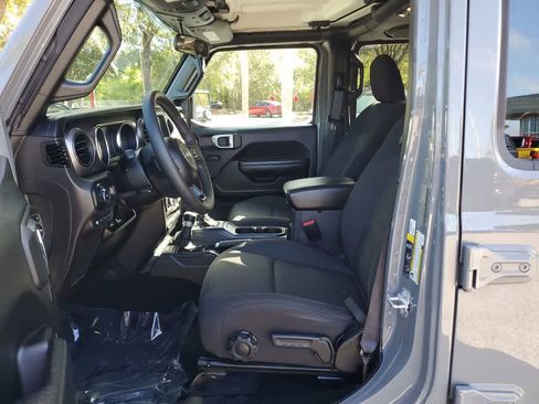 Used 2023 Jeep Wrangler Unlimited w/ Convenience Group image 20