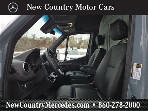 Used 2022 Mercedes-Benz Sprinter 2500 image 14