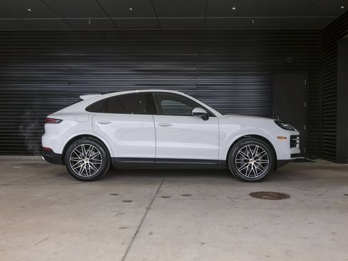 Certified 2026 Porsche Cayenne Coupe AWD/4WD image 8