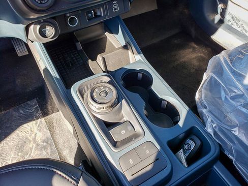 New 2025 Ford Maverick Lariat w/ Black Appearance Package image 8