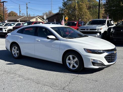 New 2025 Chevrolet Malibu LS image 2