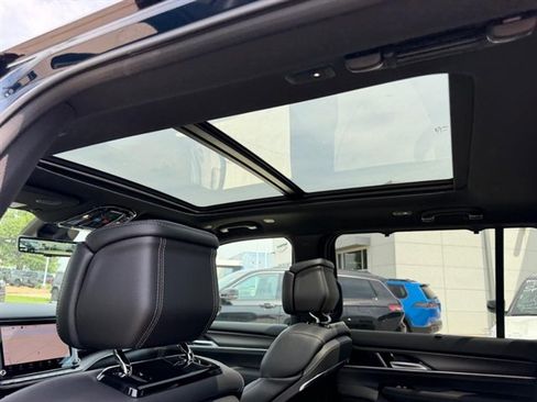 New 2026 Jeep Grand Wagoneer Summit AWD/4WD image 12