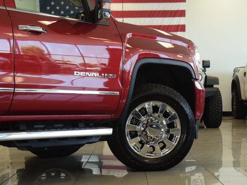 Used 2018 GMC Sierra 2500 Denali w/ Duramax Plus Package AWD/4WD image 40