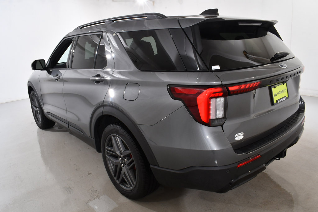 Used 2026 Ford Explorer ST-Line w/ ST-Line Street Pack AWD/4WD image 15