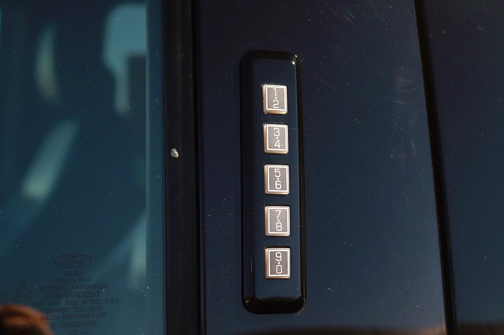 Used 2023 Ford F150 Lariat AWD/4WD image 8