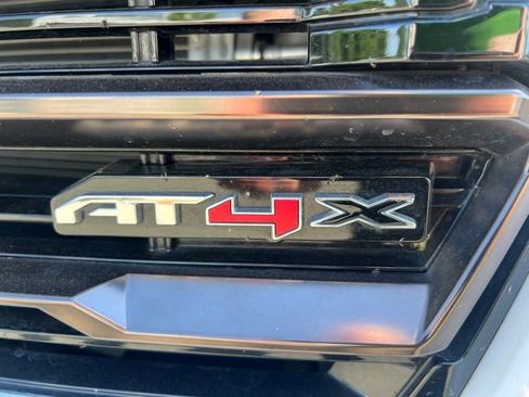 Used 2024 GMC Sierra 2500 AT4X AWD/4WD image 4