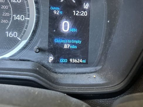 Used 2020 Toyota Corolla LE FWD image 25