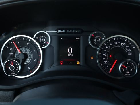 New 2026 RAM 2500 Big Horn AWD/4WD image 4